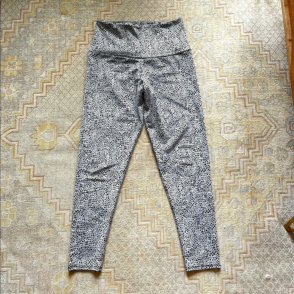 Onzie Flow Athletic Leggings